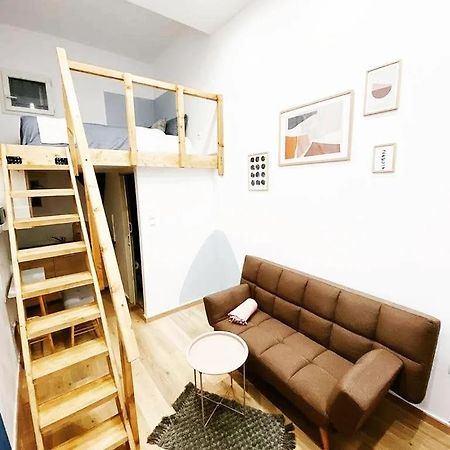 Velestinou Private Maisonette Lägenhet Aten Exteriör bild