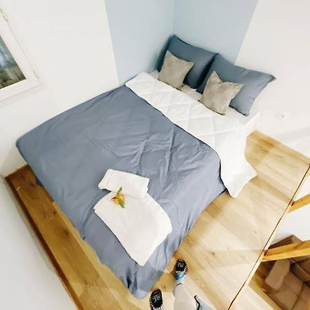 Velestinou Private Maisonette Lägenhet Aten Exteriör bild