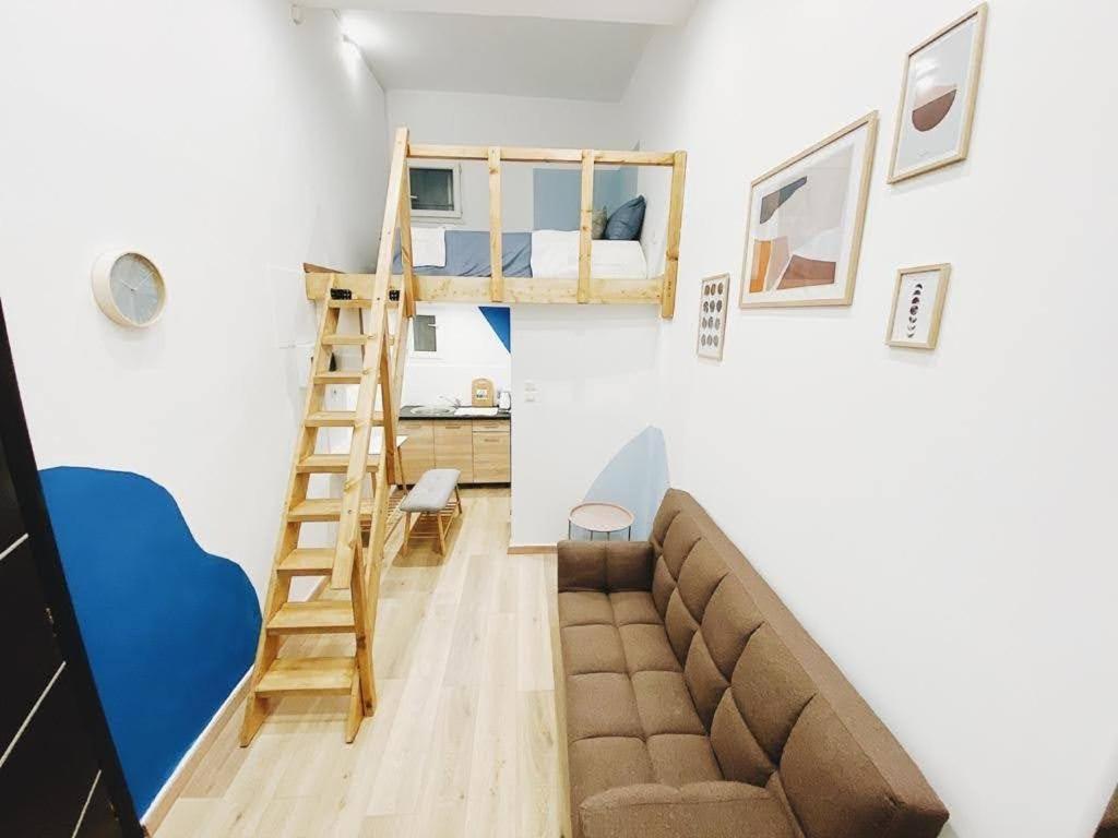 Velestinou Private Maisonette Lägenhet Aten Exteriör bild