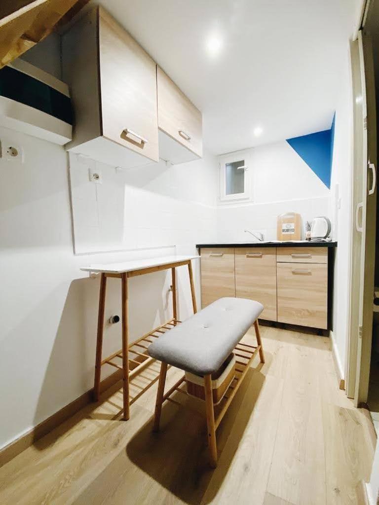 Velestinou Private Maisonette Lägenhet Aten Exteriör bild