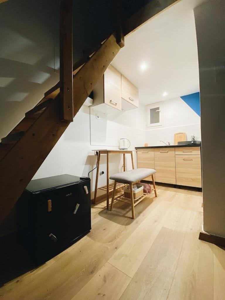Velestinou Private Maisonette Lägenhet Aten Exteriör bild