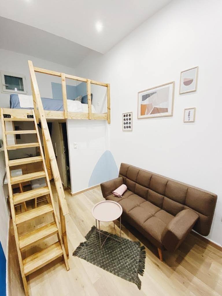 Velestinou Private Maisonette Lägenhet Aten Exteriör bild